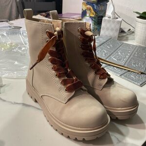 Fun and comfortable boots